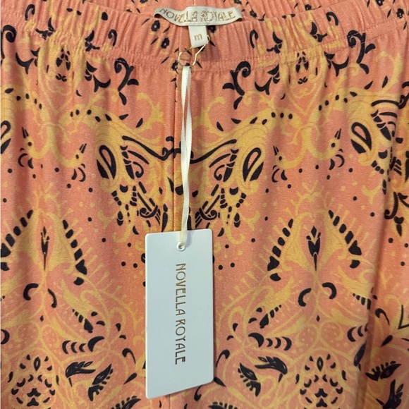 Novella Royale Janis Bella - Picture 2 of 3